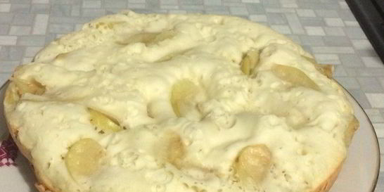 Классическая шарлотка с яблоками