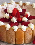 Клубнично-творожная шарлотка