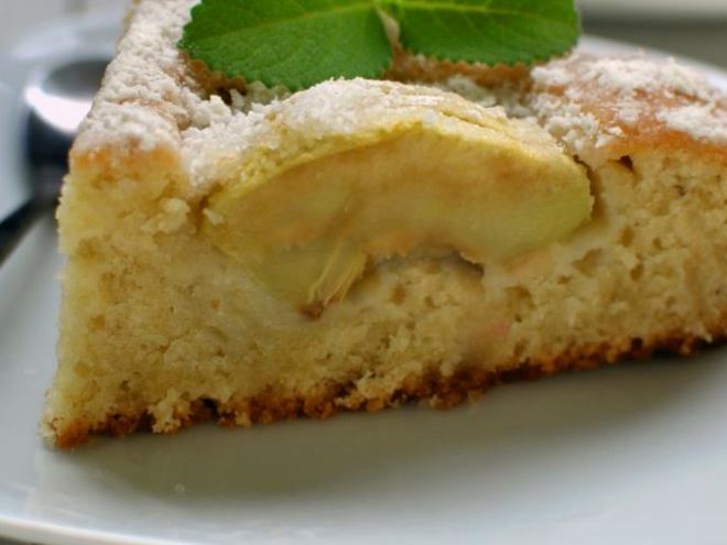 Рецепт кокосовой шарлотки с яблоками