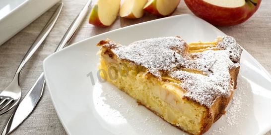 Шарлотка без яиц с яблоками