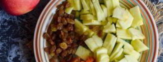 шарлотка из яблок на сметане. Шаг 4