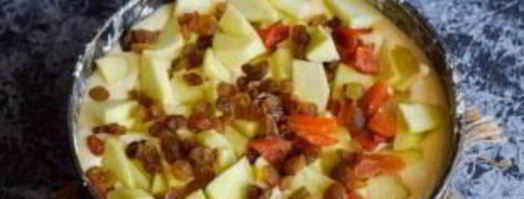 шарлотка из яблок на сметане. Шаг 5