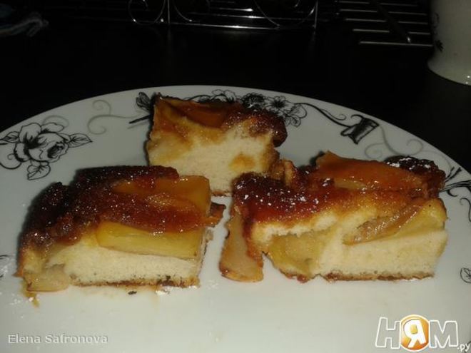 Рецепт шарлотки из яблок с карамелью