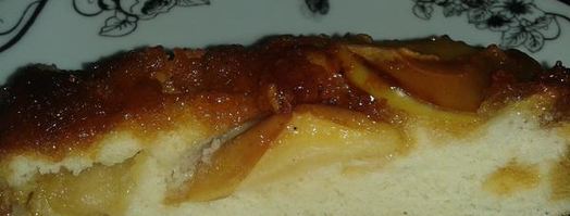 шарлотка из яблок с карамелью. Шаг 8