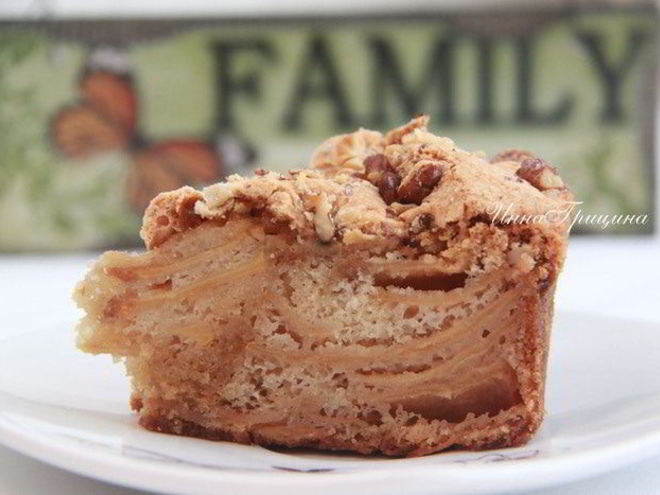 Рецепт шарлотки с айвой и орехами