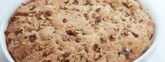 шарлотка с айвой и орехами. Шаг 4