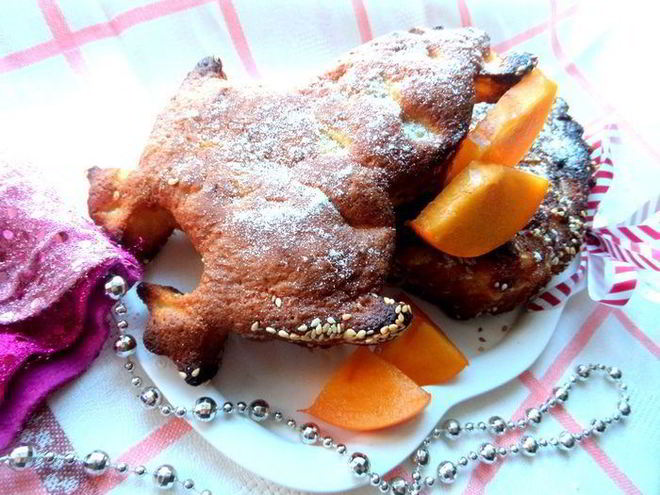 Рецепт шарлотки с ананасом и хурмой