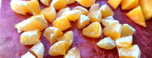 шарлотка с ананасом и хурмой. Шаг 11