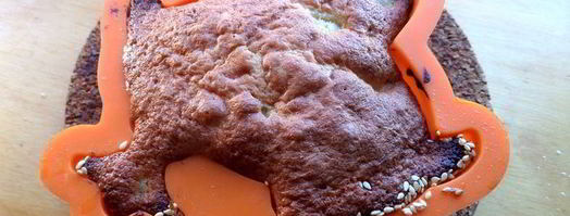 шарлотка с ананасом и хурмой. Шаг 22