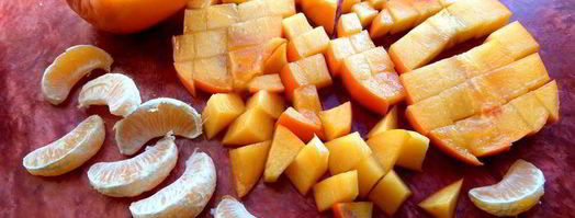 шарлотка с ананасом и хурмой. Шаг 9