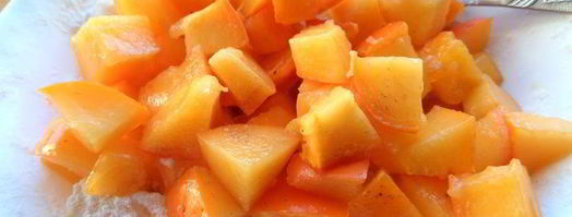 шарлотка с ананасом и хурмой. Шаг 10