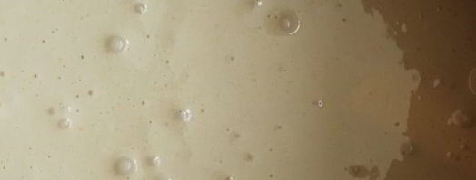 шарлотка с черной смородиной из мультиварки. Шаг 4