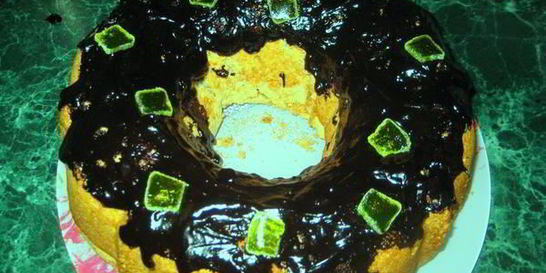 Шарлотка с грецкими орехами