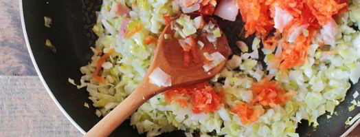 шарлотка с капустой. Шаг 4