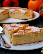 Шарлотка с хурмой