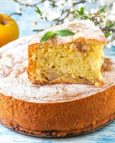 Шарлотка с корицей