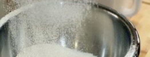 шарлотка с манкой и яблоками. Шаг 2