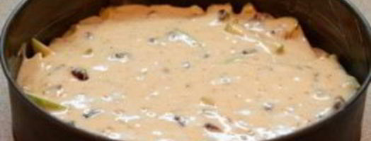 шарлотка с орехами и яблоками. Шаг 8