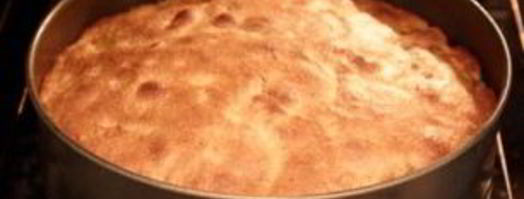 шарлотка с орехами и яблоками. Шаг 9