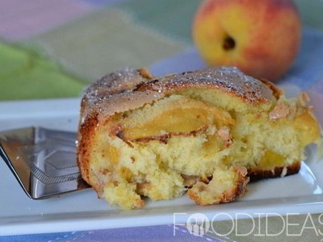 Рецепт шарлотки с персиками