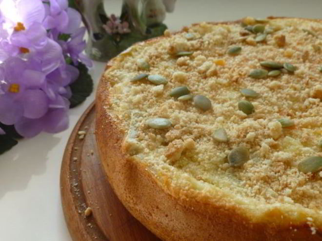 Рецепт шарлотки с тыквой и печеньем