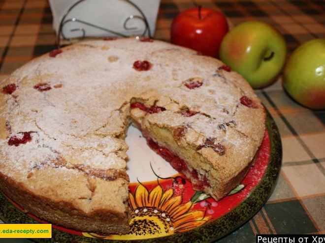 Рецепт шарлотки с вишней в духовке