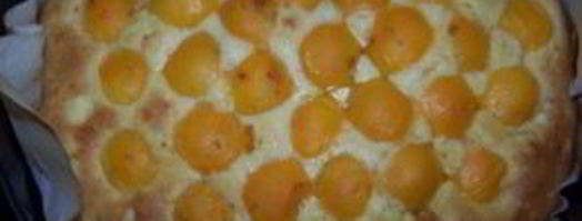 шарлотка с яблоками и абрикосами. Шаг 8