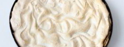 шарлотка с яблоками и безе. Шаг 10