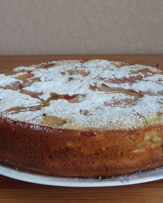 Шарлотка с яблоками и облепиховым йогуртом