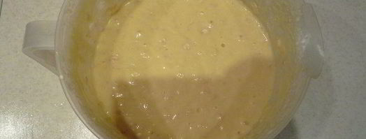 шарлотка с яблоками и облепиховым йогуртом. Шаг 5