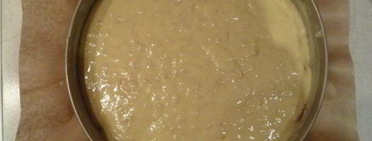 шарлотка с яблоками и облепиховым йогуртом. Шаг 7