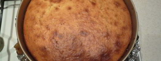 шарлотка с яблоками и облепиховым йогуртом. Шаг 8