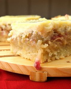 Шарлотка с яблоками и творогом