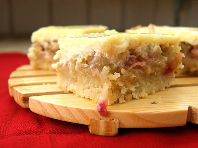 Рецепт шарлотки с яблоками и творогом