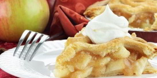 Шарлотка с яблоками на сметане