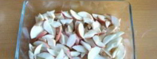 шарлотка с яблоками на сметане. Шаг 5