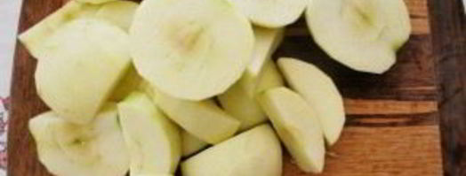 шарлотка с яблоком. Шаг 2