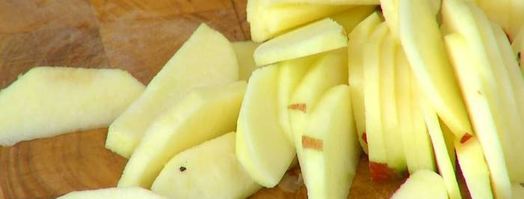 шарлотка с ягодами. Шаг 5