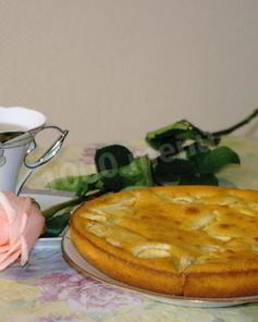 Шарлотка со сметаной с яблоками