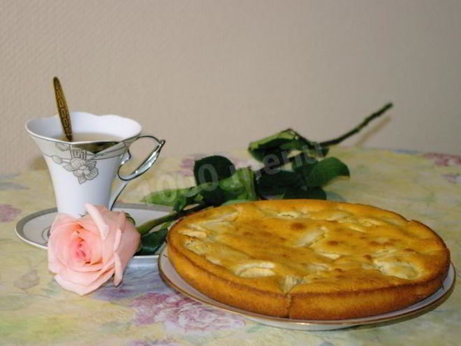 Рецепт шарлотки со сметаной с яблоками