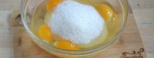 шарлотка в микроволновке. Шаг 3