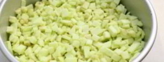 воздушная шарлотка с яблоками. Шаг 3