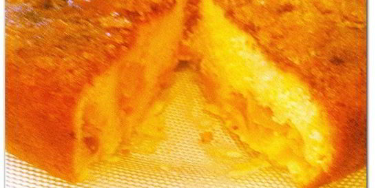 Яблочная шарлотка с сахарной корочкой