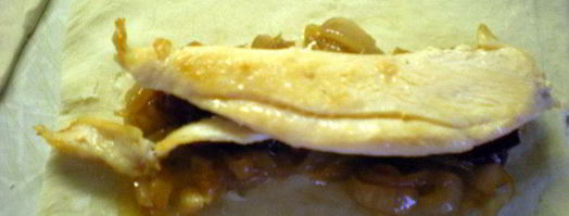 слойка с белым мясом птицы и луково-брусничным конфитюром. Шаг 2