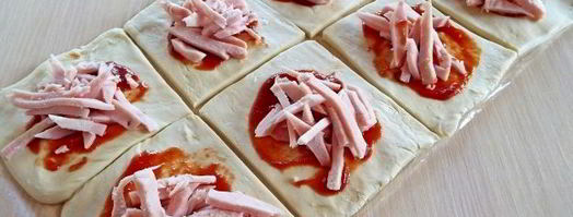 слойки из бездрожжевого слоеного теста с ветчиной. Шаг 9