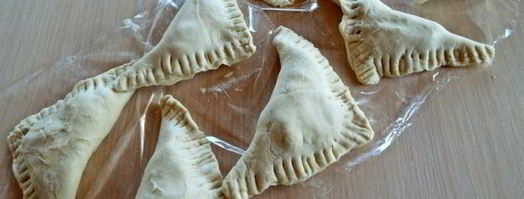 слойки из бездрожжевого слоеного теста с ветчиной. Шаг 10