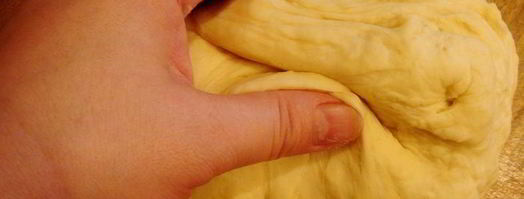 слойки-маковки, круассаны, пеновани и все из слоено-дрожжевого теста. Шаг 3