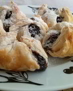 Слойки с черникой