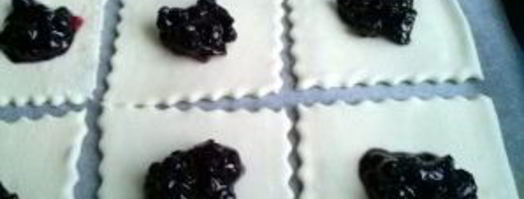 слойки с черникой. Шаг 3