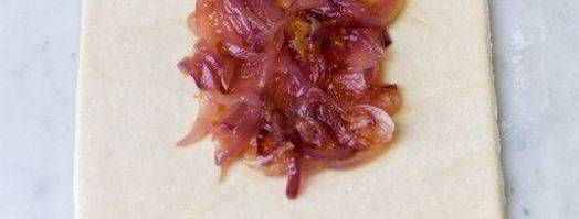 слойки с лососем и помидорами черри. Шаг 4